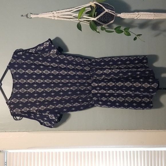 White Birch Jumpsuit - Shorts and Short sleeved - Size M - EUC - Picture 5 of 5